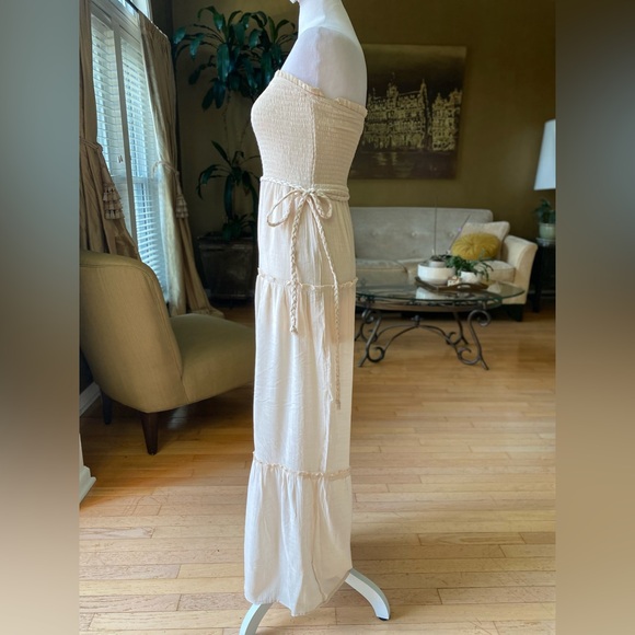 LOVE TREE Woven Solid Beige Sleeveless Smocked Ruffle palazzo Jumpsuit Small - Picture 6 of 16